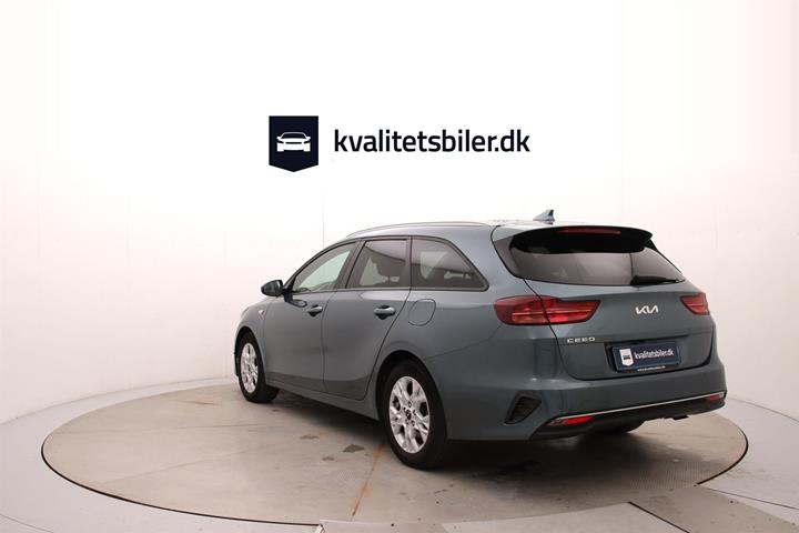 Grå Kia Ceed fra 2023