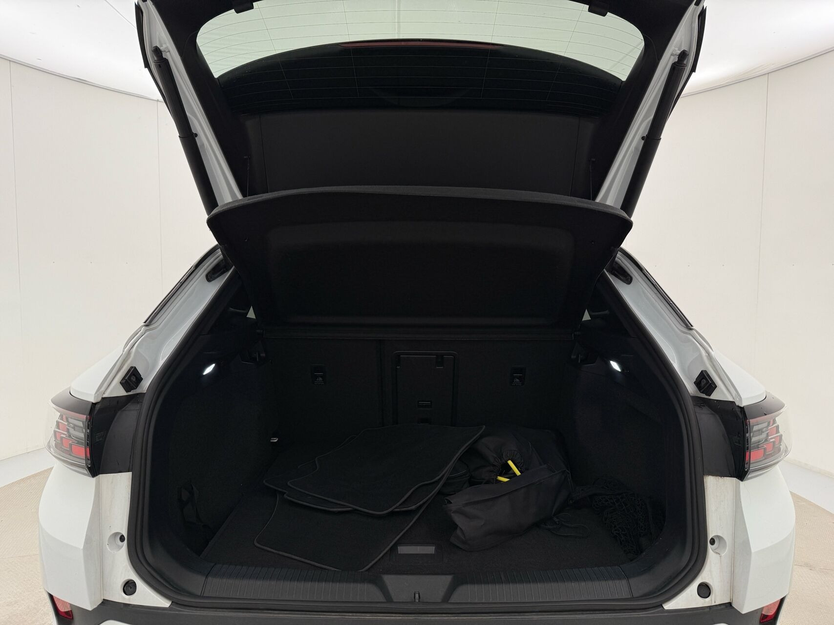 Hvid VW ID.4 fra 2023