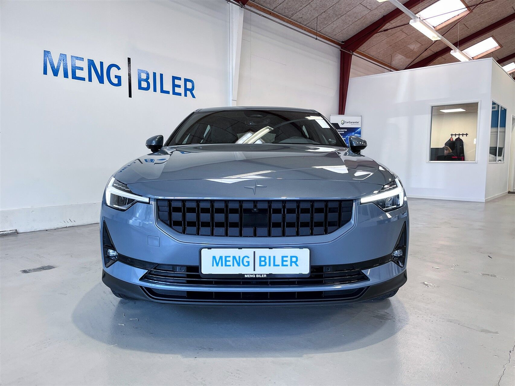Grå Polestar 2 fra 2022