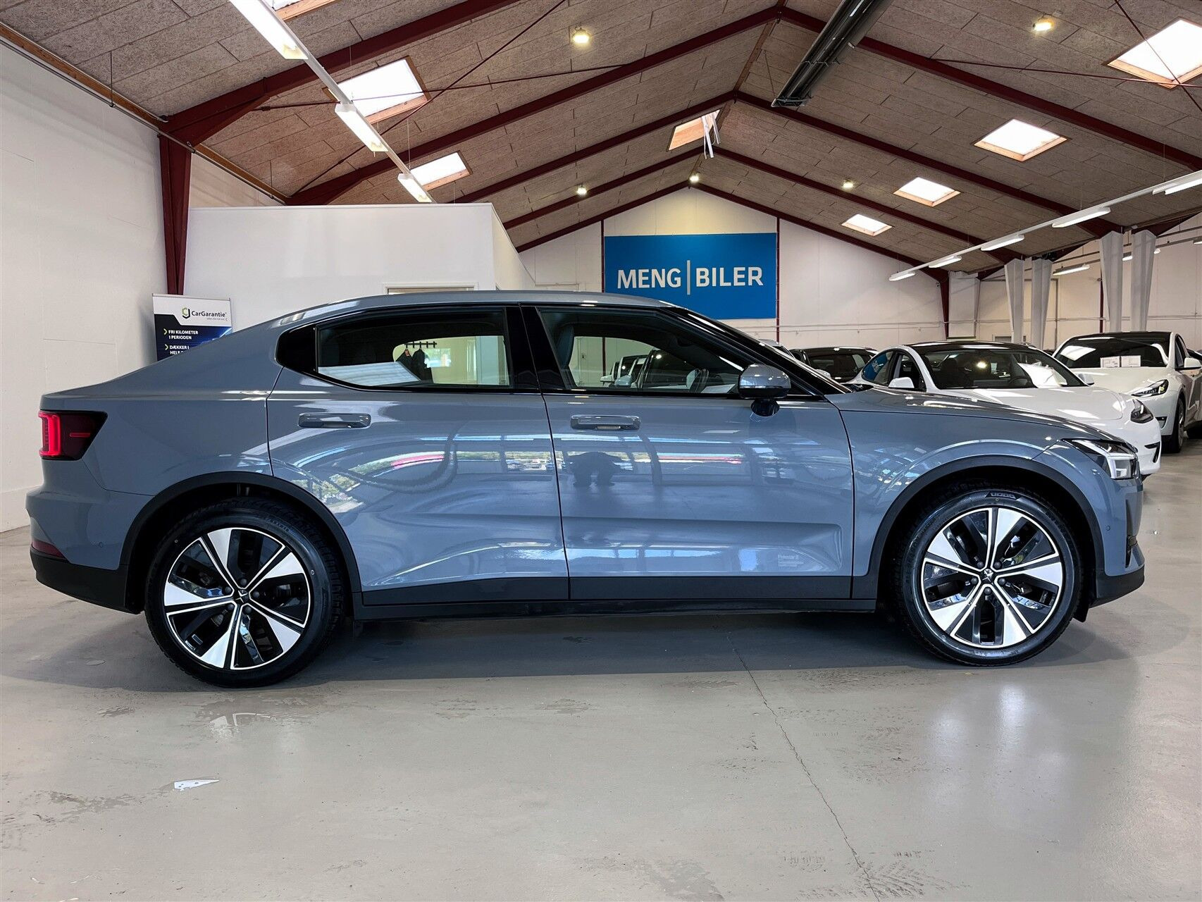 Grå Polestar 2 fra 2022