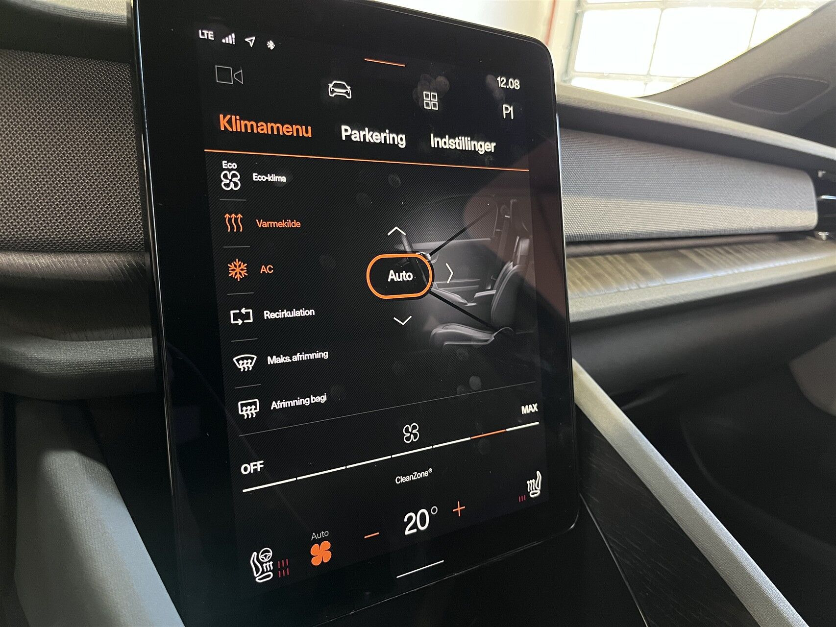 Grå Polestar 2 fra 2022
