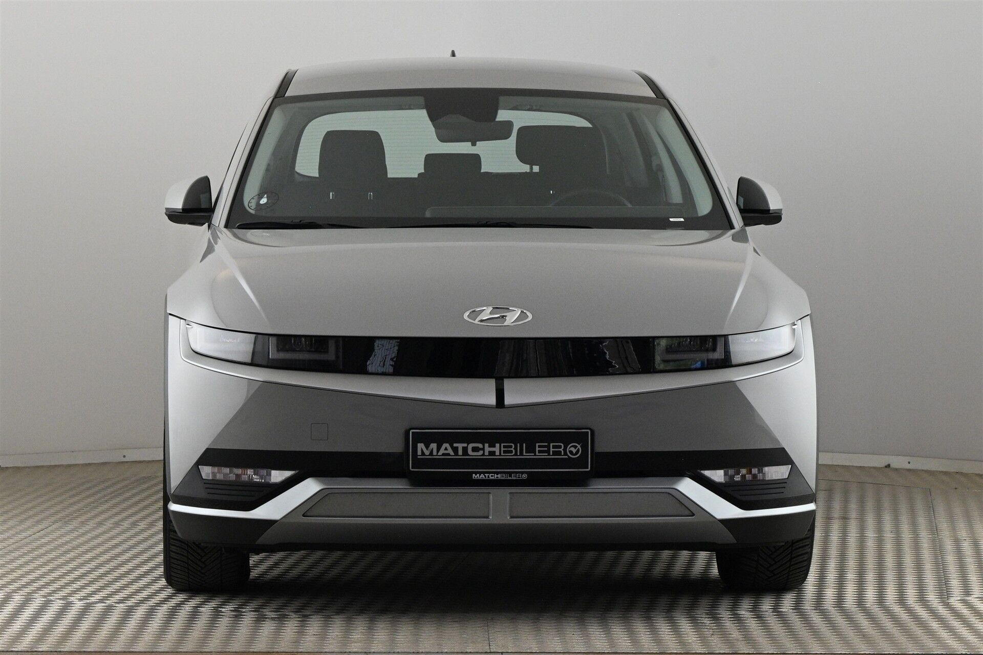 Grå Hyundai Ioniq 5 fra 2023