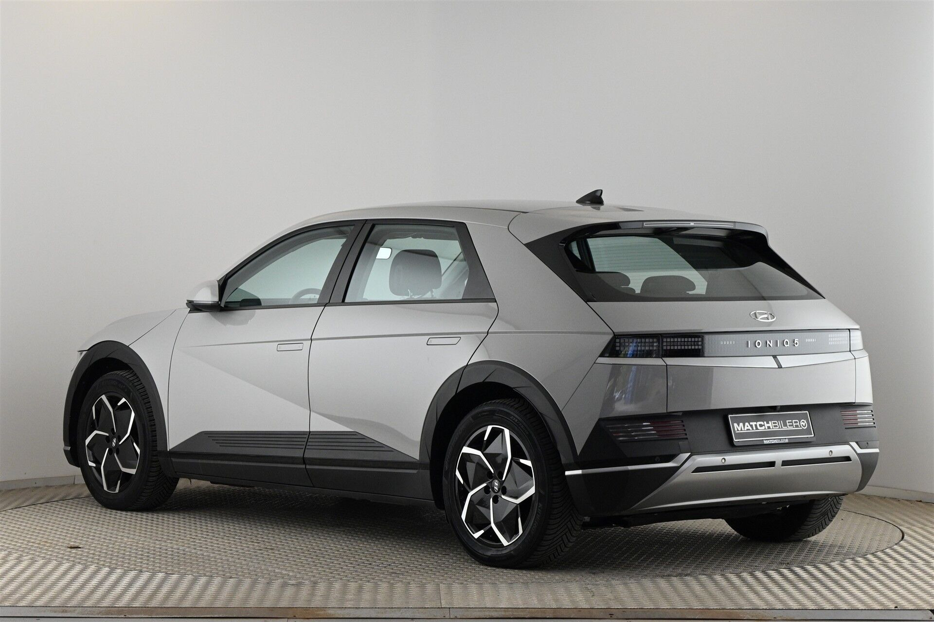 Grå Hyundai Ioniq 5 fra 2023