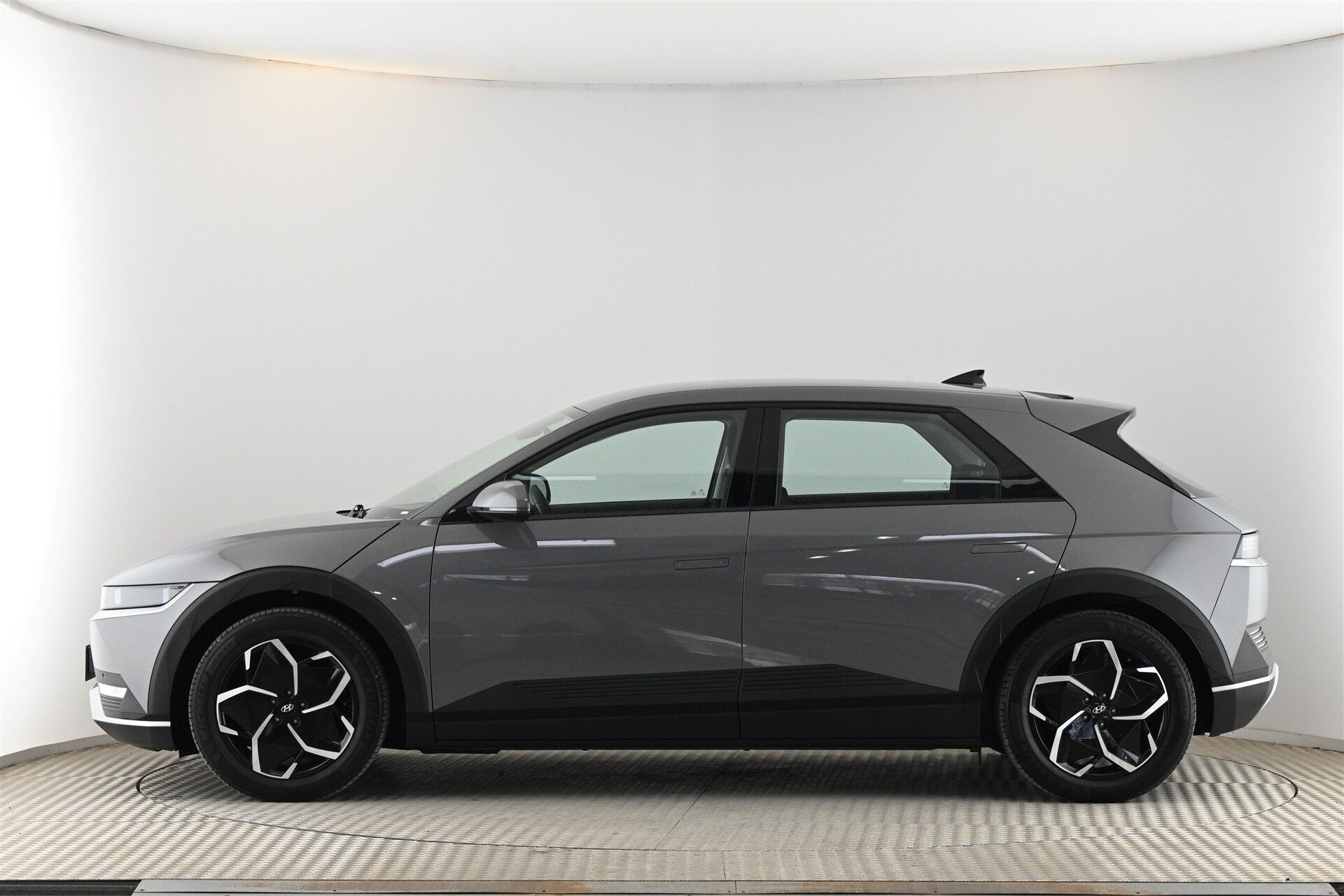 Grå Hyundai Ioniq 5 fra 2022