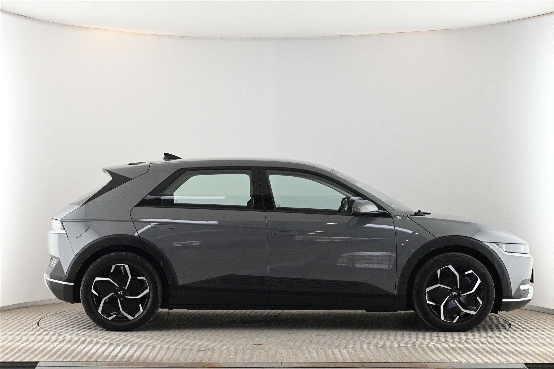 Grå Hyundai Ioniq 5 fra 2022