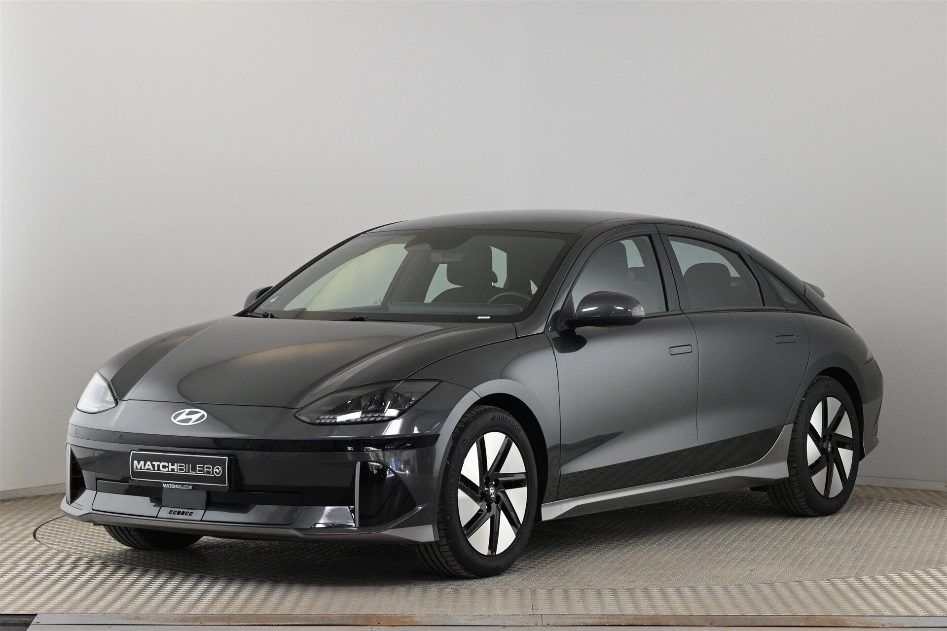 Grå Hyundai Ioniq 6 fra 2023