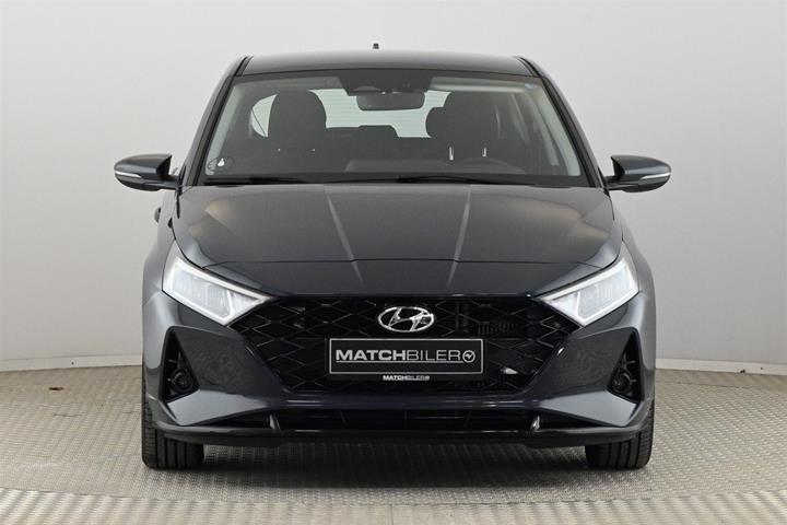 Grå Hyundai i20 fra 2023