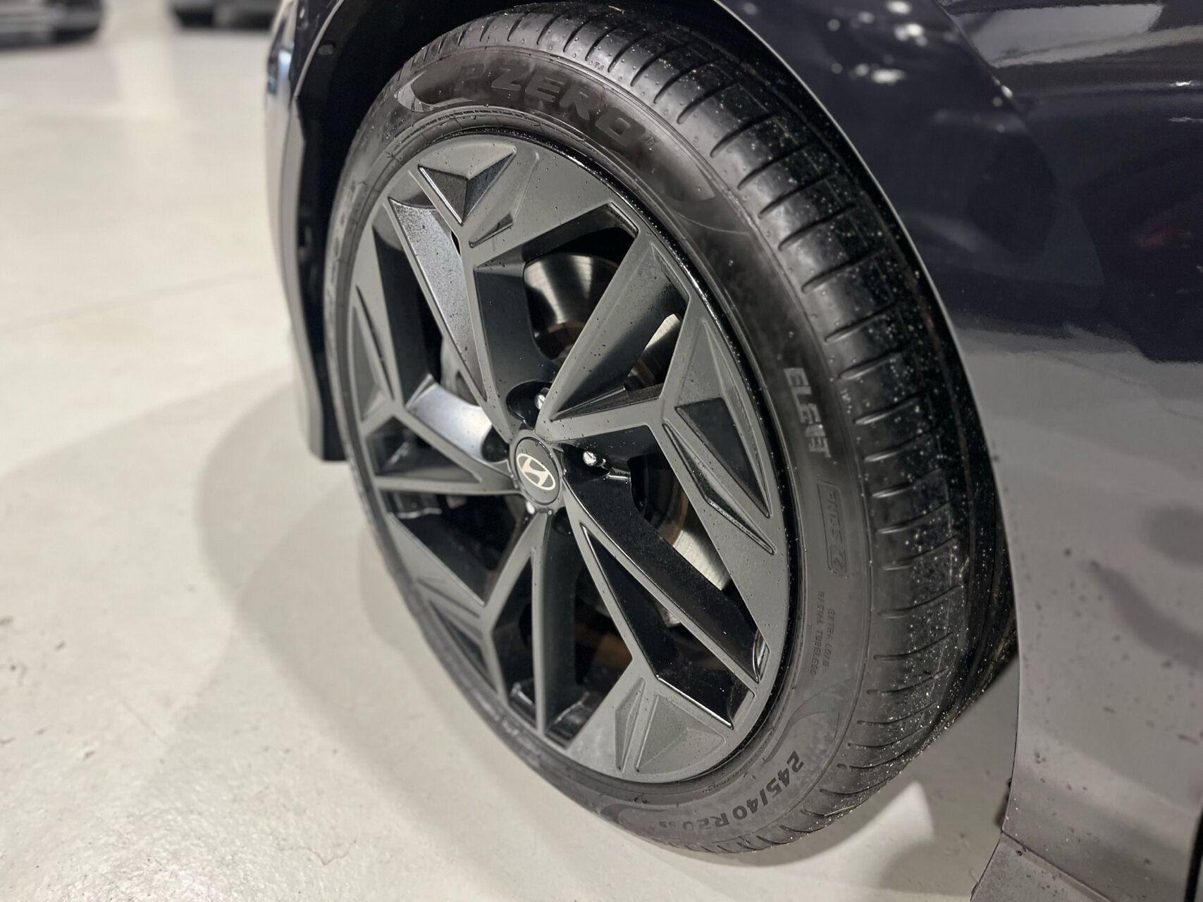 Blå Hyundai Ioniq 6 fra 2024