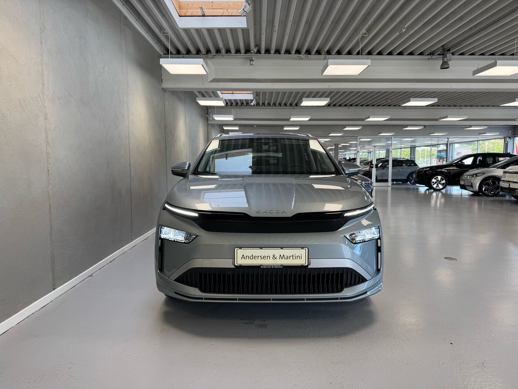 Grå Skoda Enyaq fra 2026