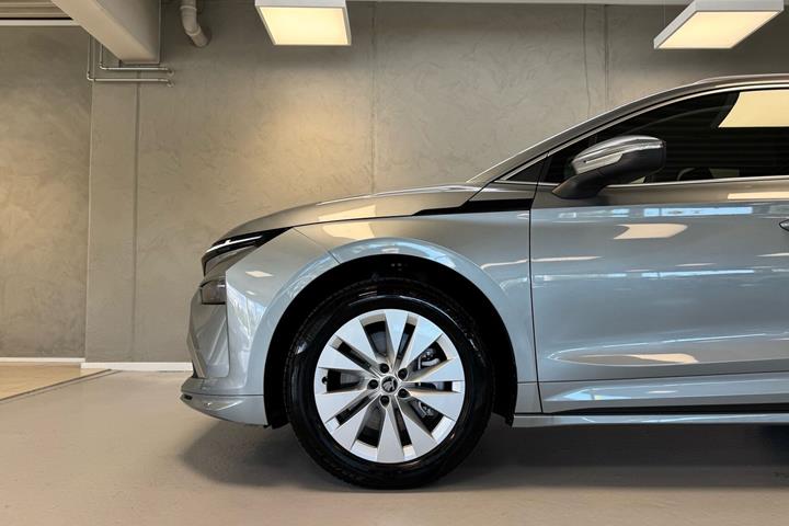 Grå Skoda Enyaq fra 2026