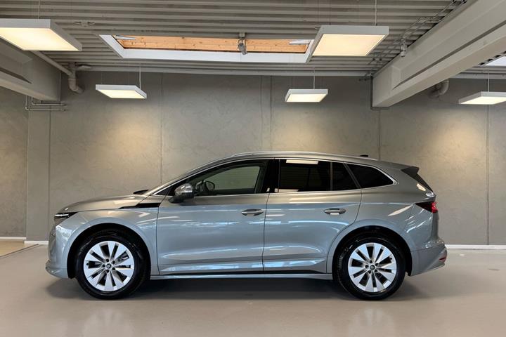 Grå Skoda Enyaq fra 2026