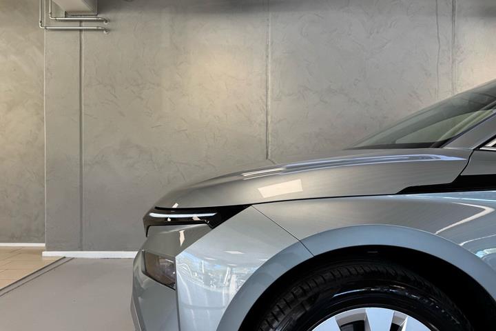 Grå Skoda Enyaq fra 2026