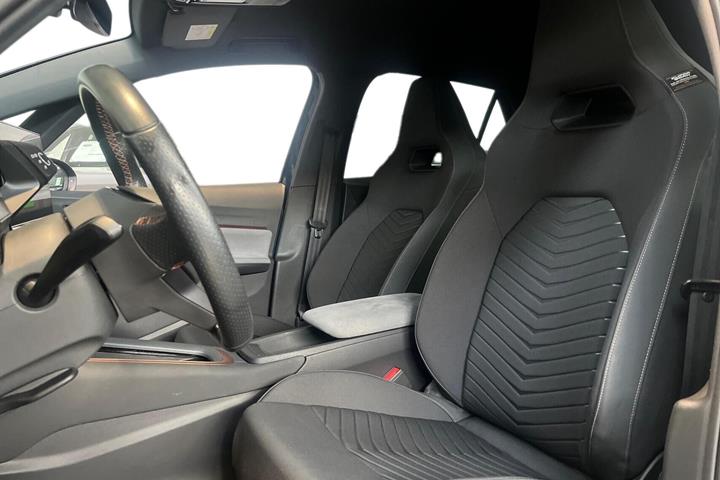Blå Cupra Born fra 2024