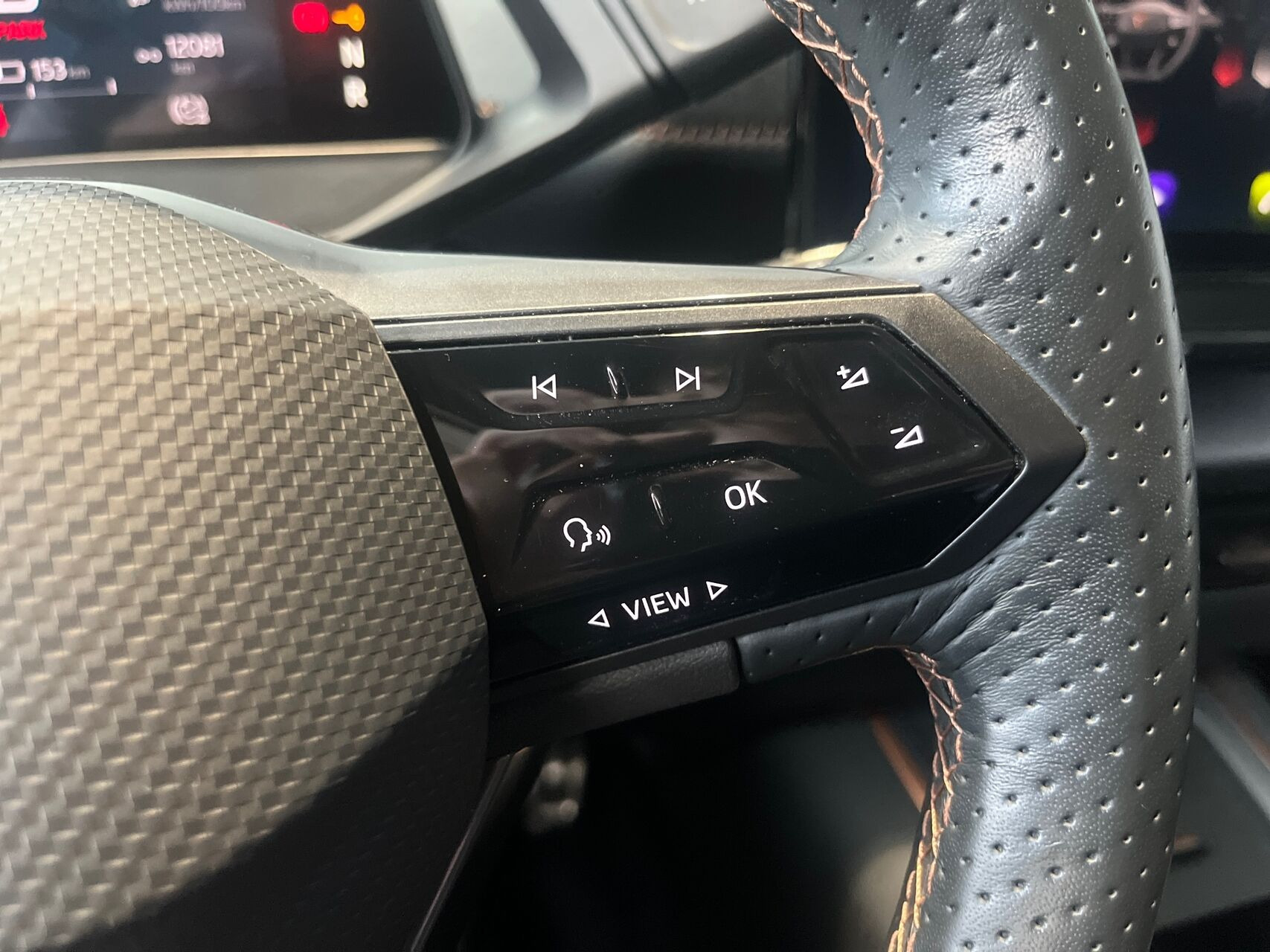 Blå Cupra Born fra 2024
