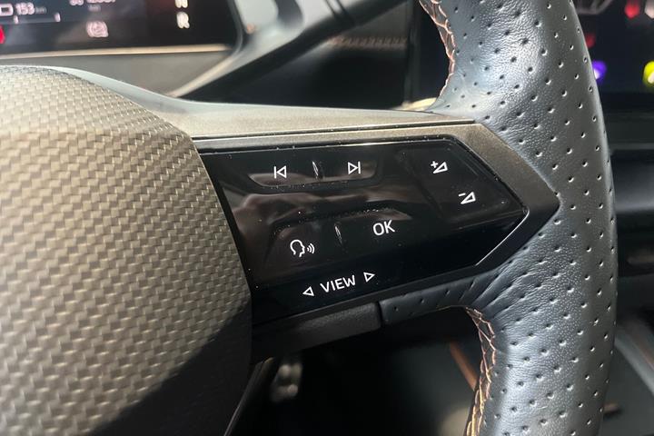 Blå Cupra Born fra 2024