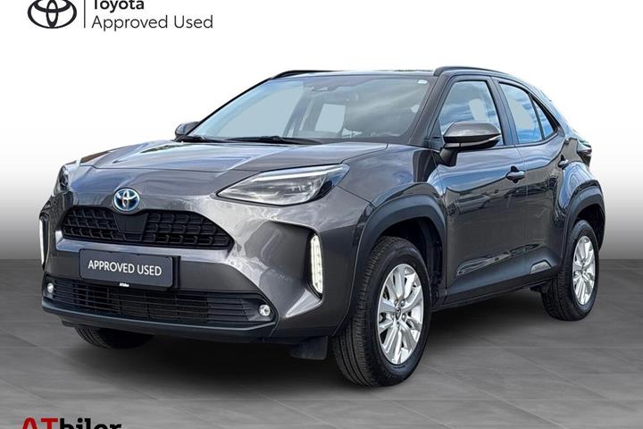 Grå Toyota Yaris Cross fra 2023