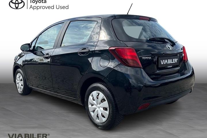 Sort Toyota Yaris fra 2014