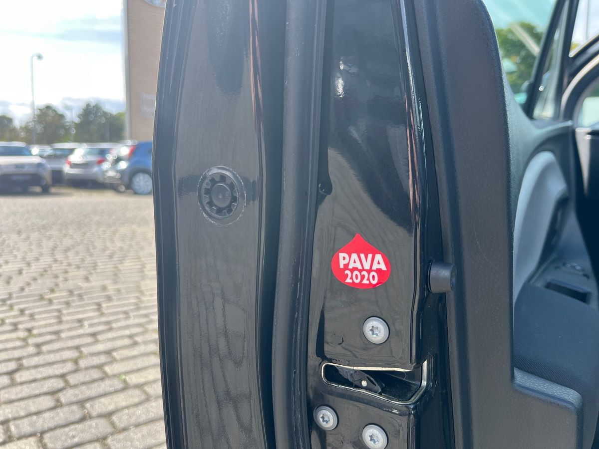Sort Toyota Yaris fra 2014