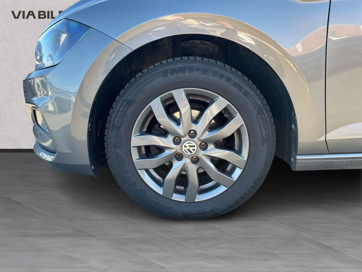 Grå VW Polo fra 2018