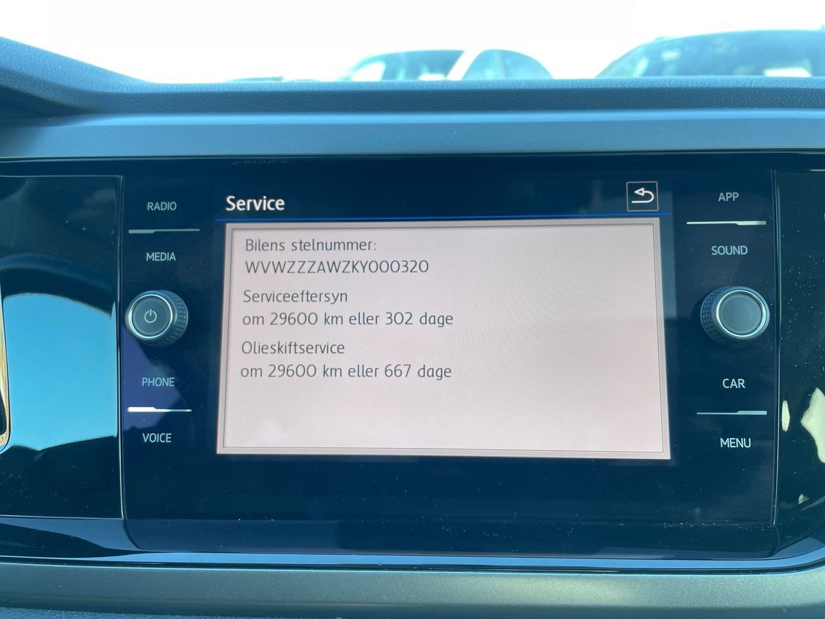 Grå VW Polo fra 2018