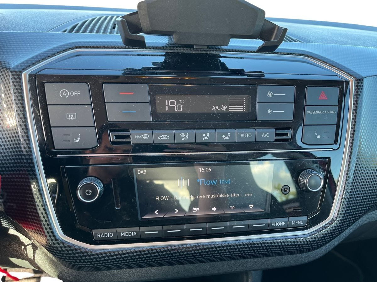 Rød VW UP! fra 2018