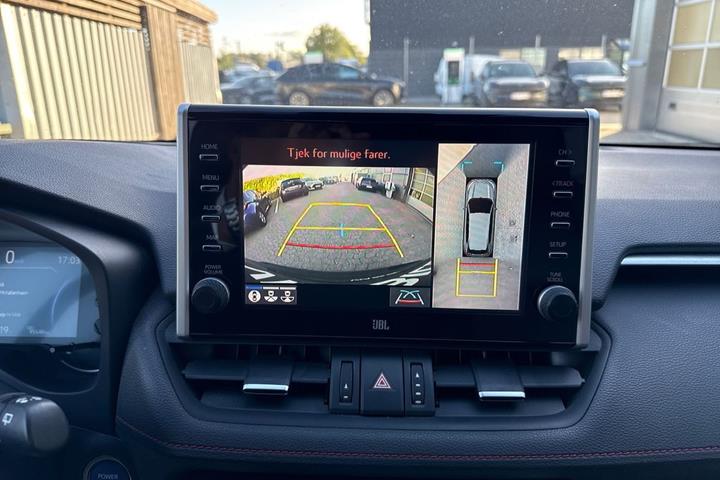 Sort Toyota RAV4 Plug-in fra 2020