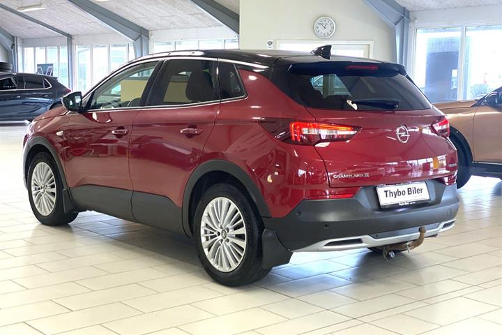 Rød Opel Grandland X fra 2019