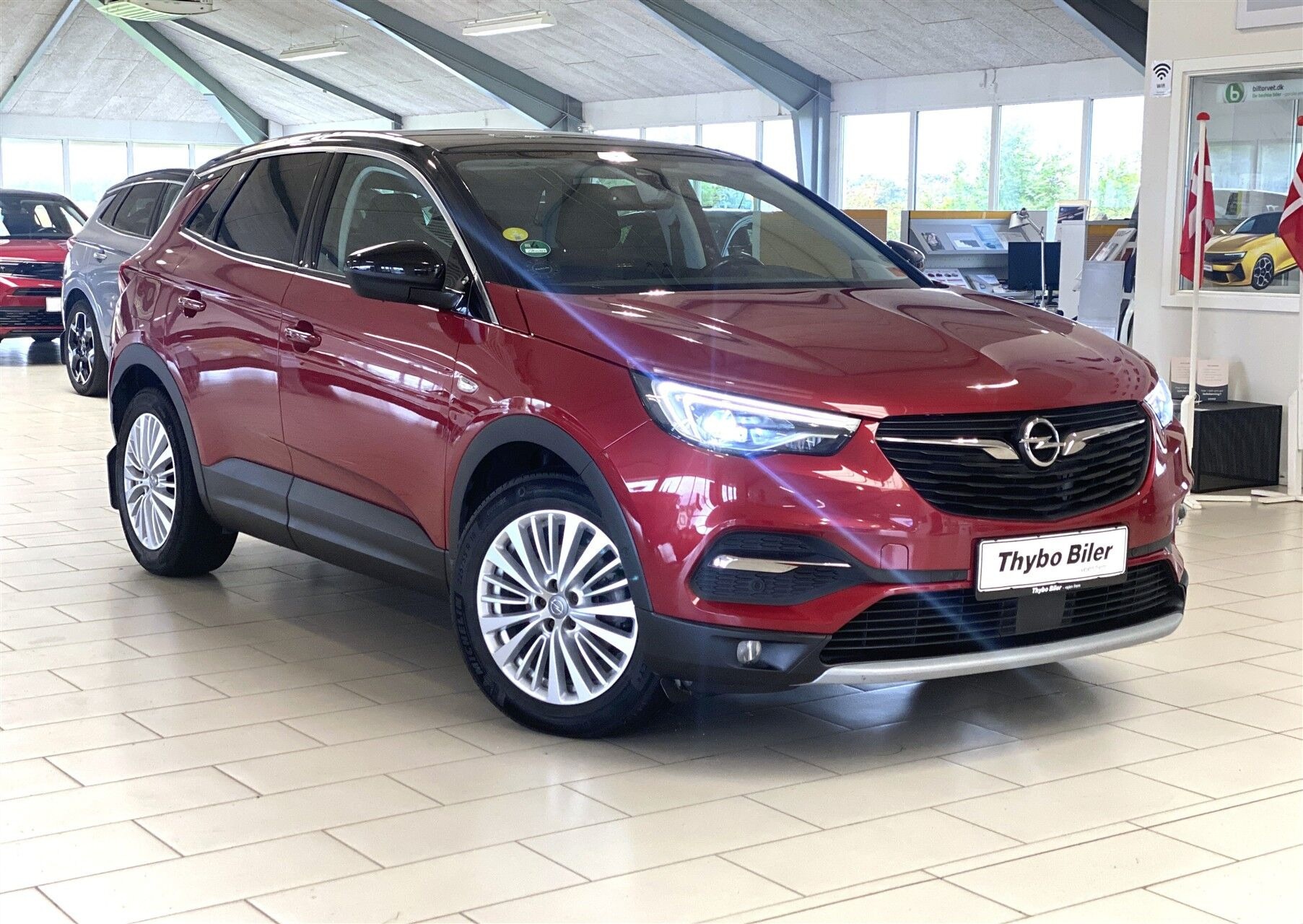 Rød Opel Grandland X fra 2019