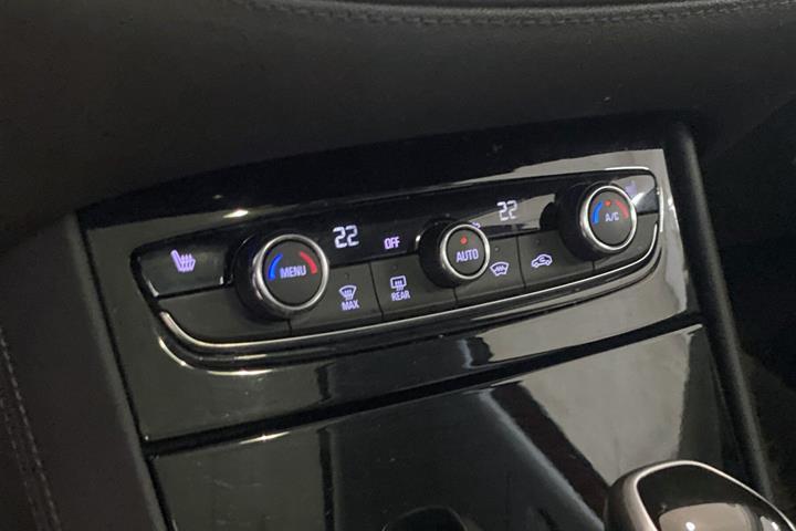 Rød Opel Grandland X fra 2019