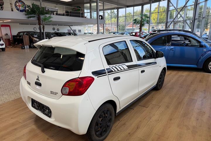 Hvid Mitsubishi Space Star fra 2014