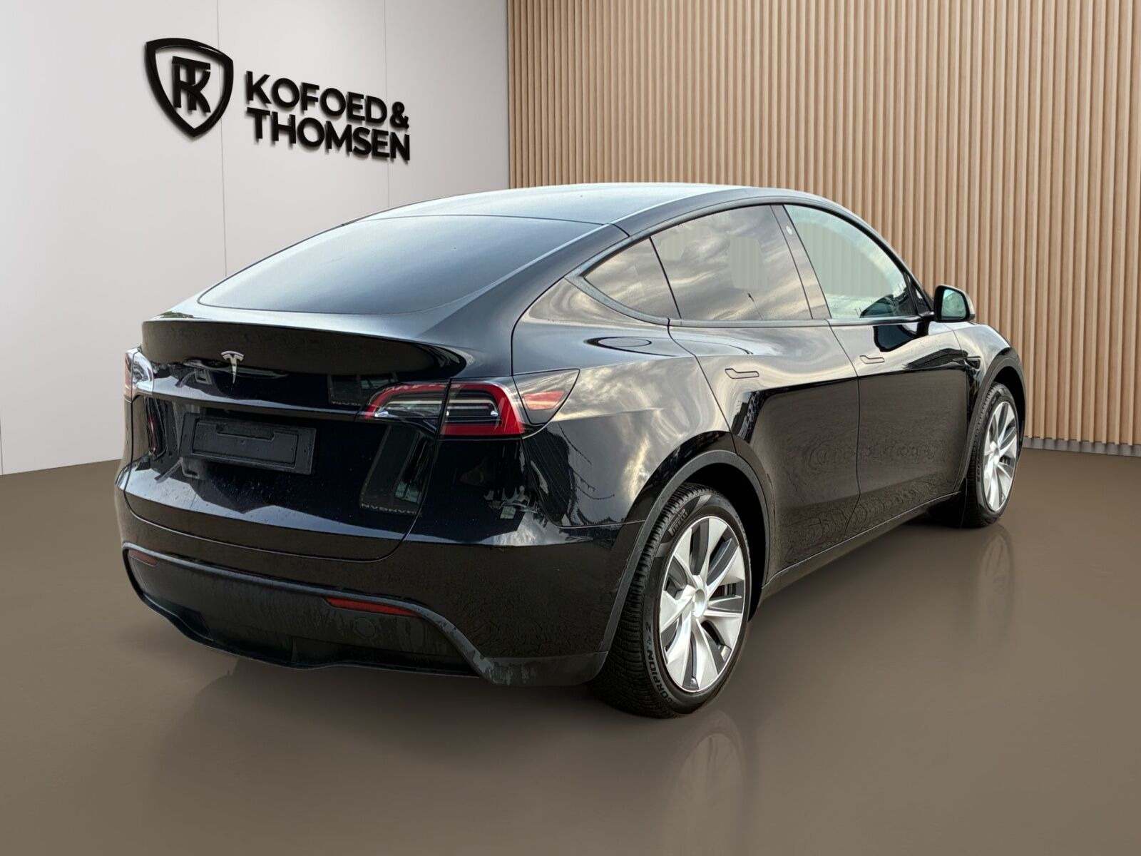 Sort Tesla Model Y fra 2023
