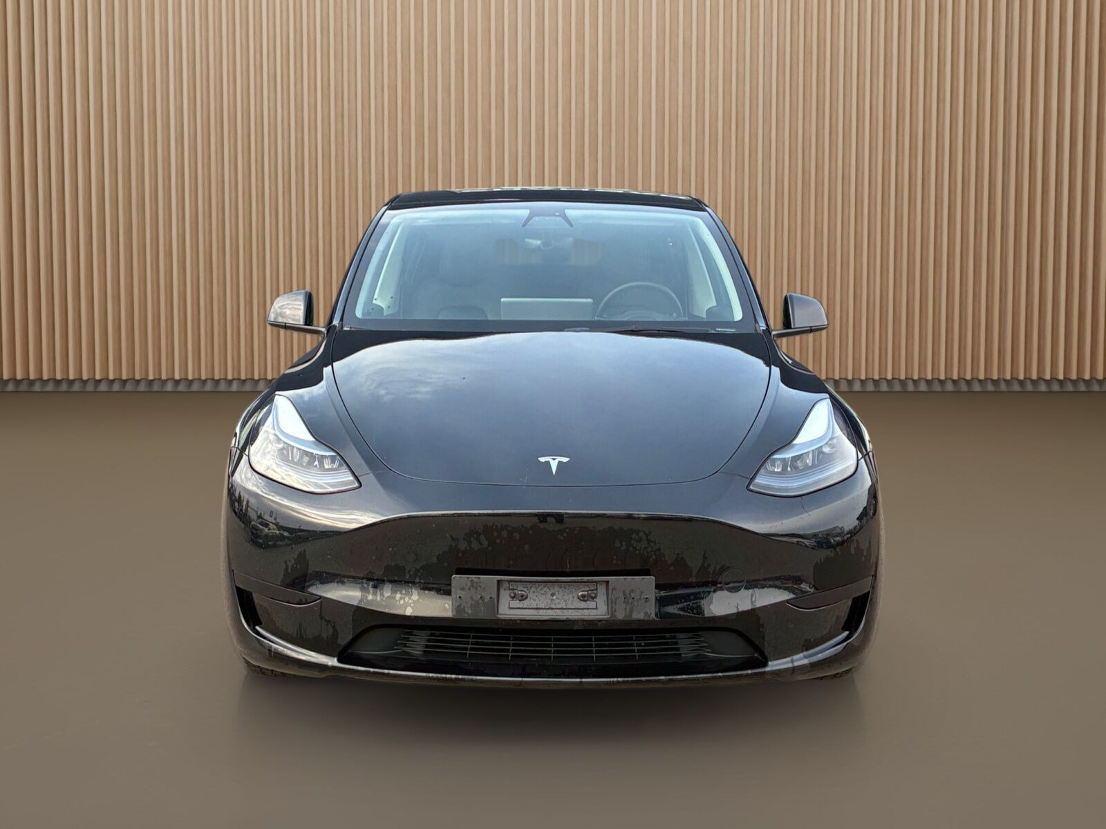 Sort Tesla Model Y fra 2023