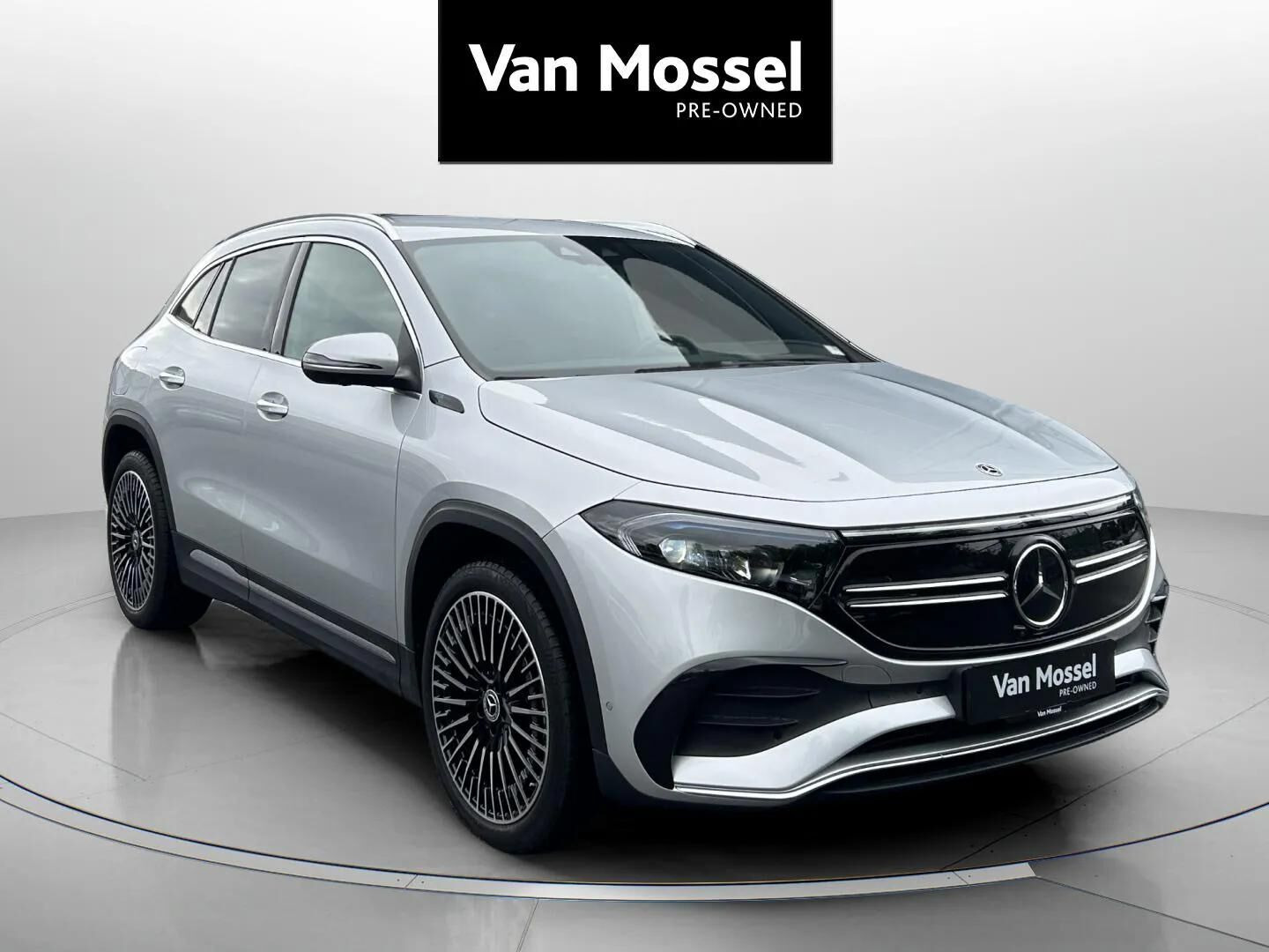 Sølv Mercedes EQA250 fra 2023
