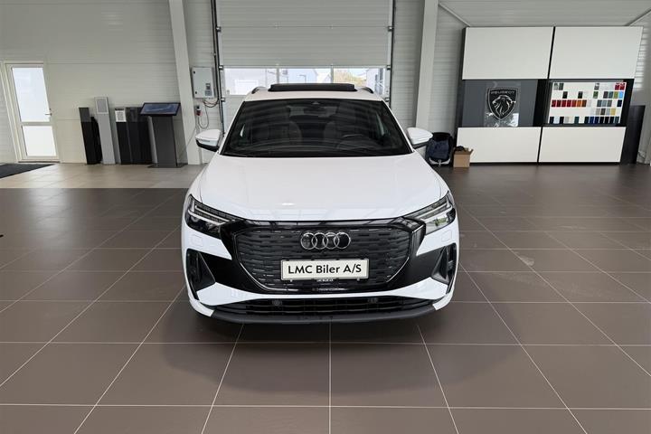 Hvid Audi Q4 fra 2022