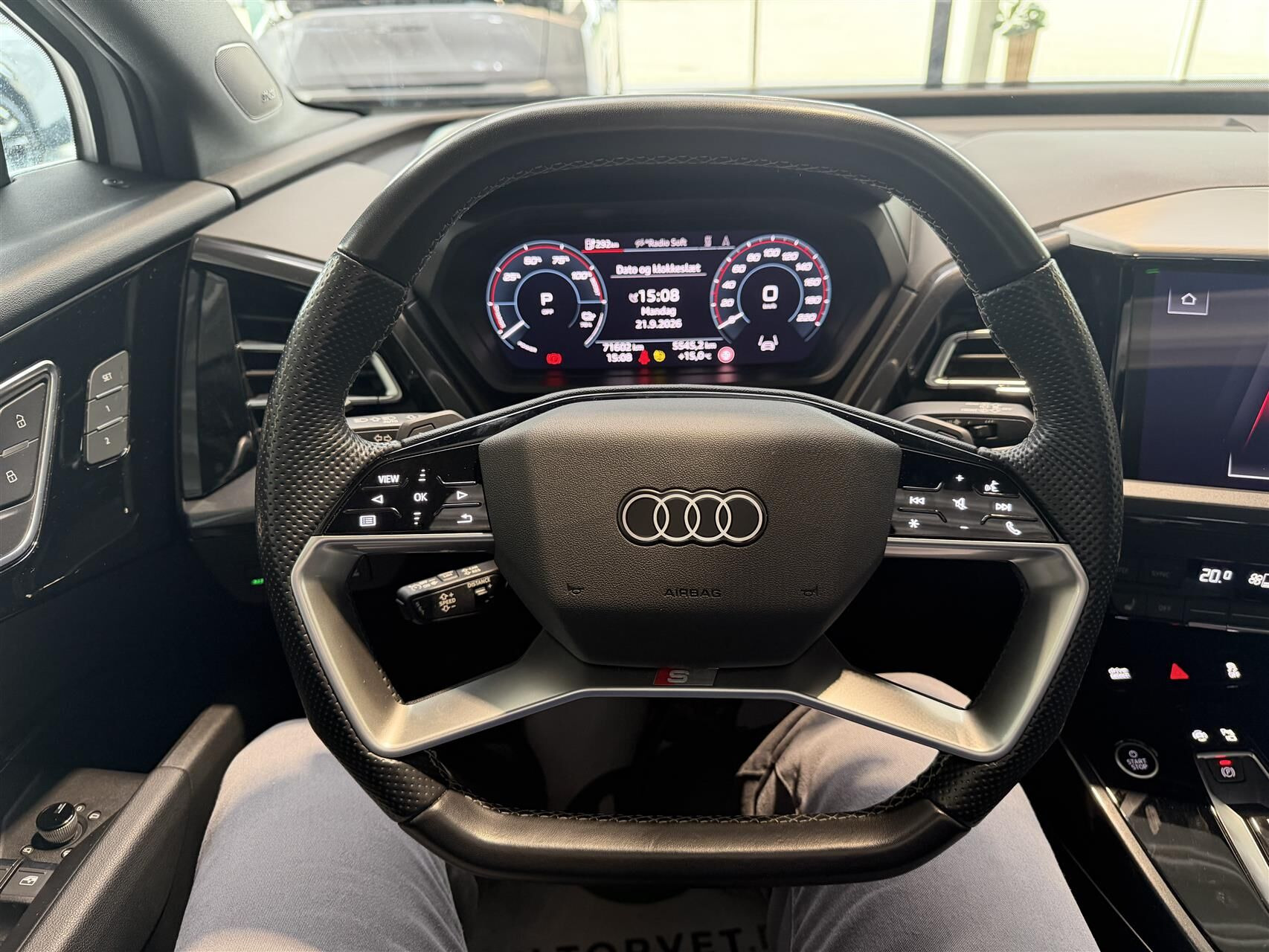 Hvid Audi Q4 fra 2022