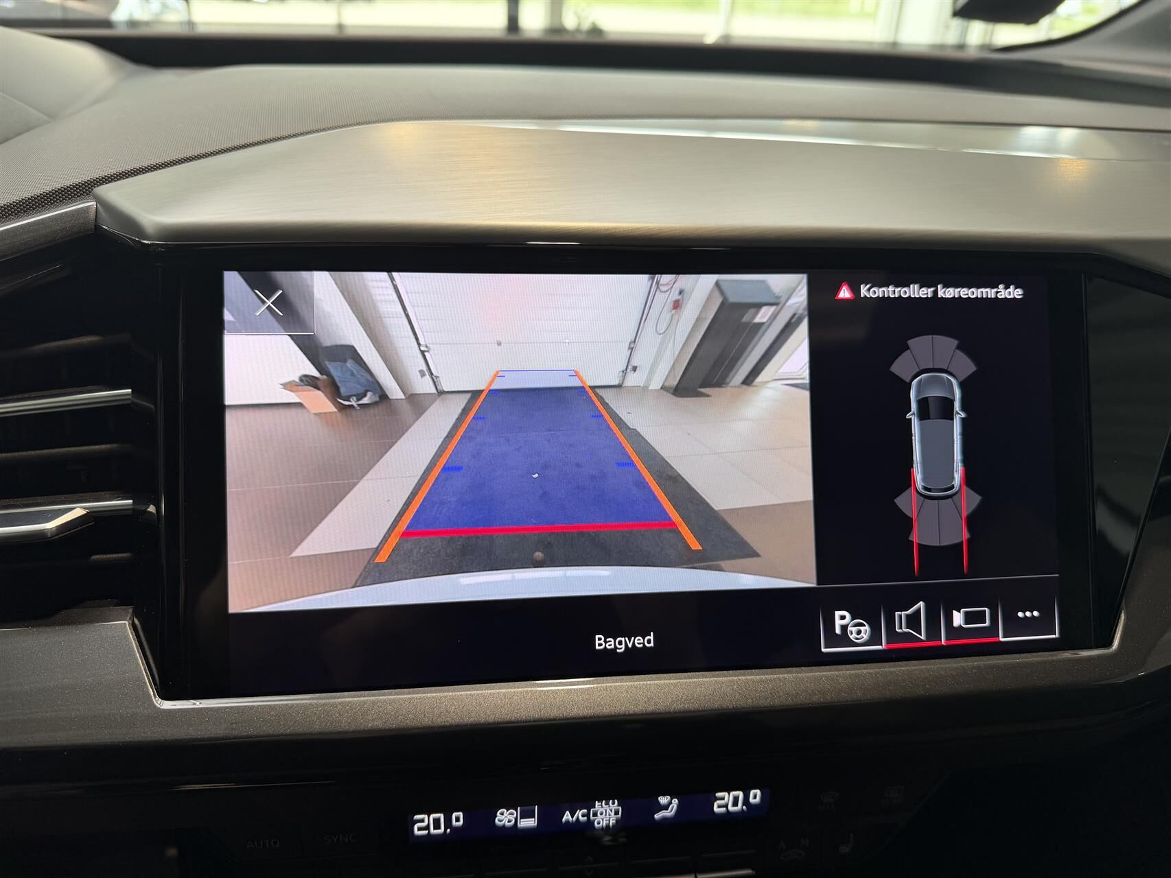 Hvid Audi Q4 fra 2022