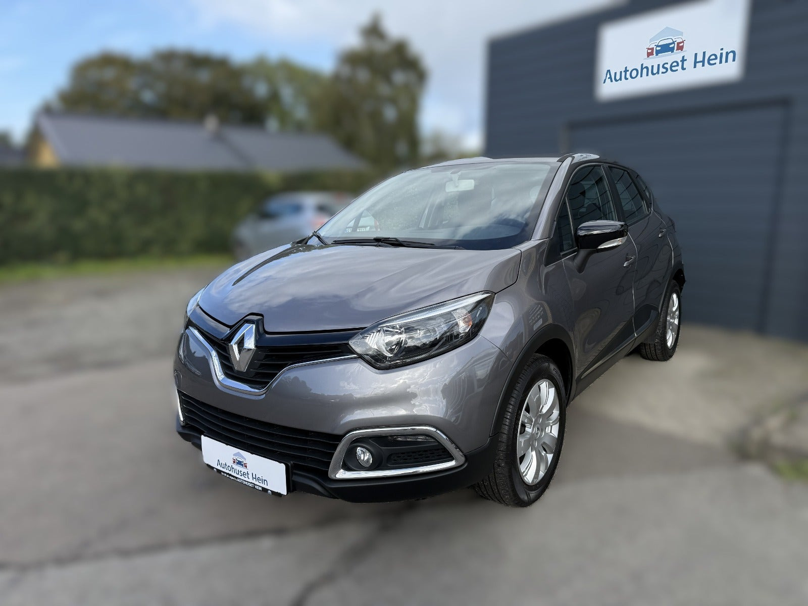 Grå Renault Captur fra 2016