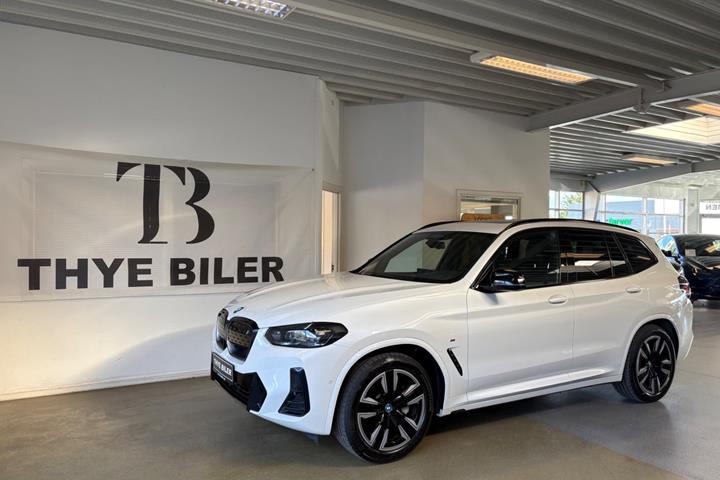Hvid BMW iX3 fra 2023