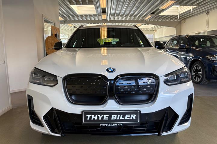 Hvid BMW iX3 fra 2023
