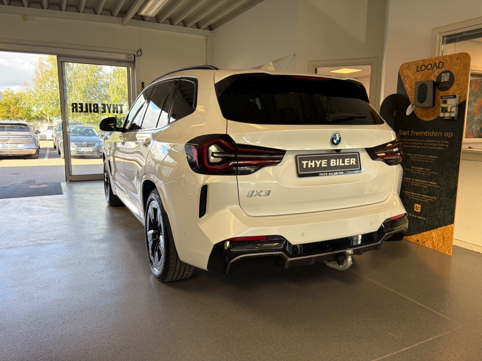 Hvid BMW iX3 fra 2023