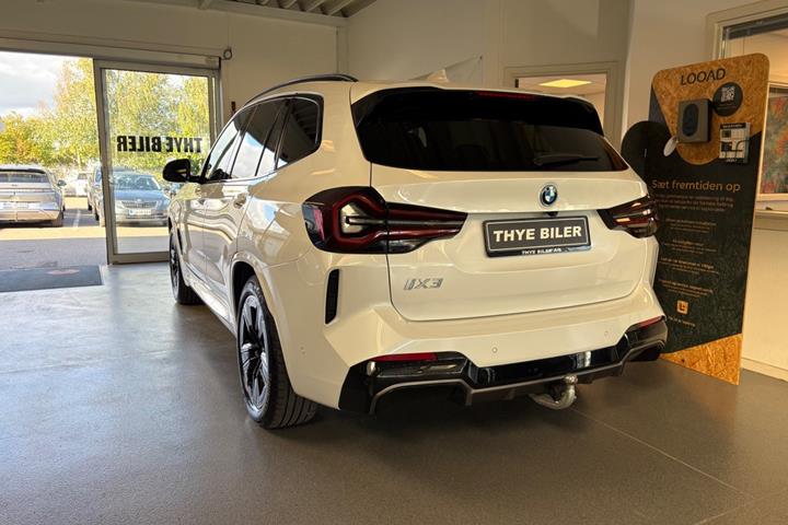 Hvid BMW iX3 fra 2023