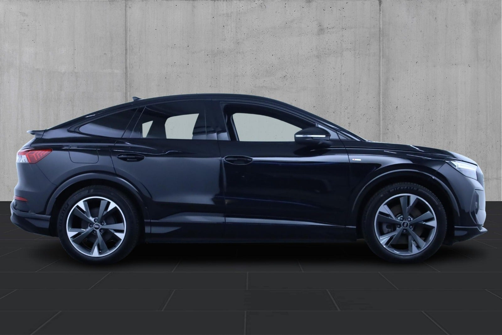 Sort Audi Q4 e-tron fra 2021