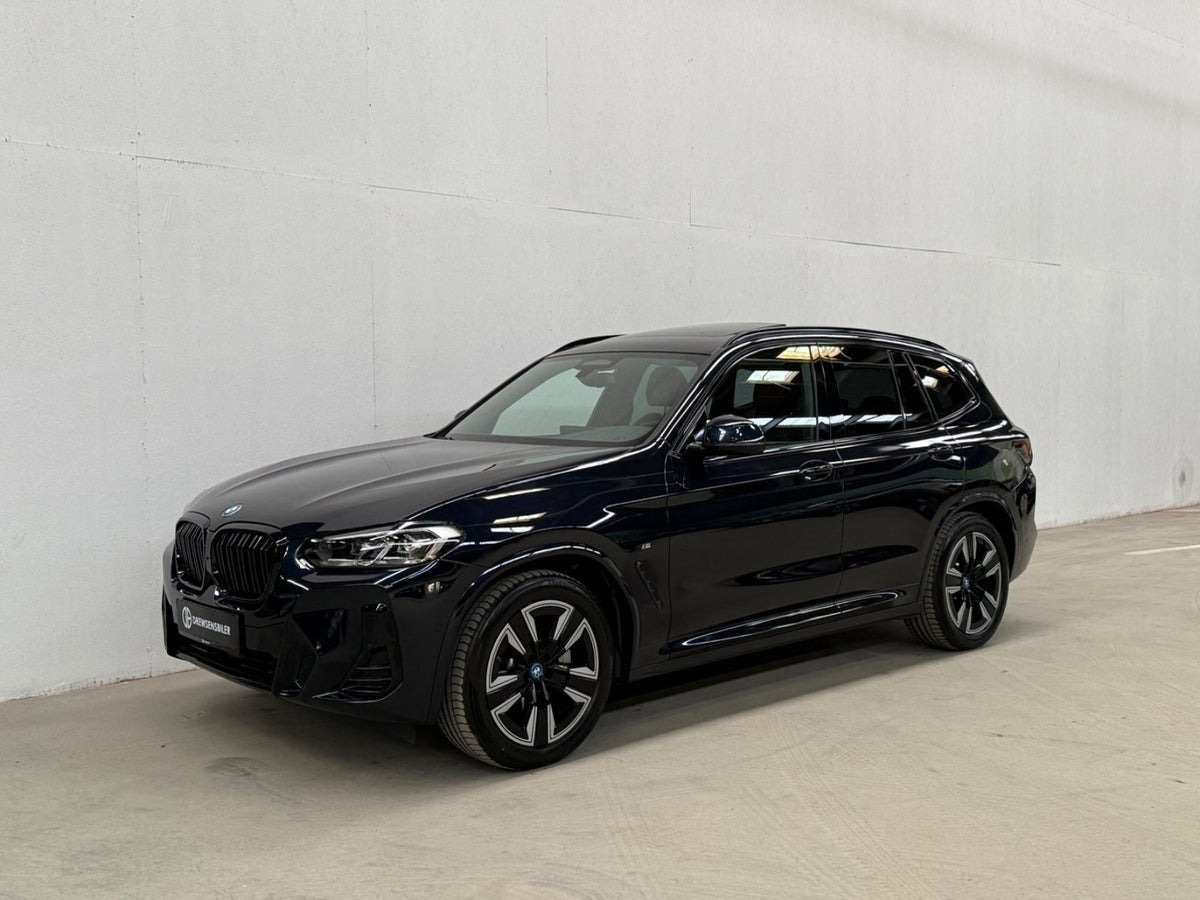 Sort BMW iX3 fra 2022