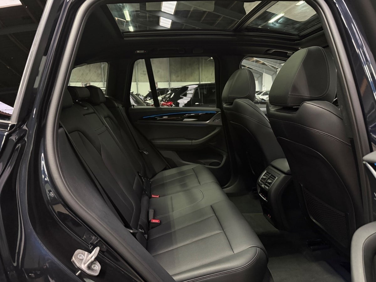 Sort BMW iX3 fra 2022