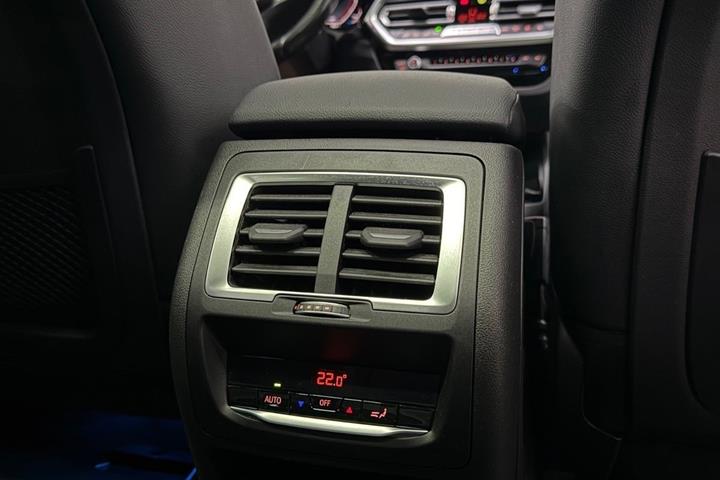 Sort BMW iX3 fra 2022