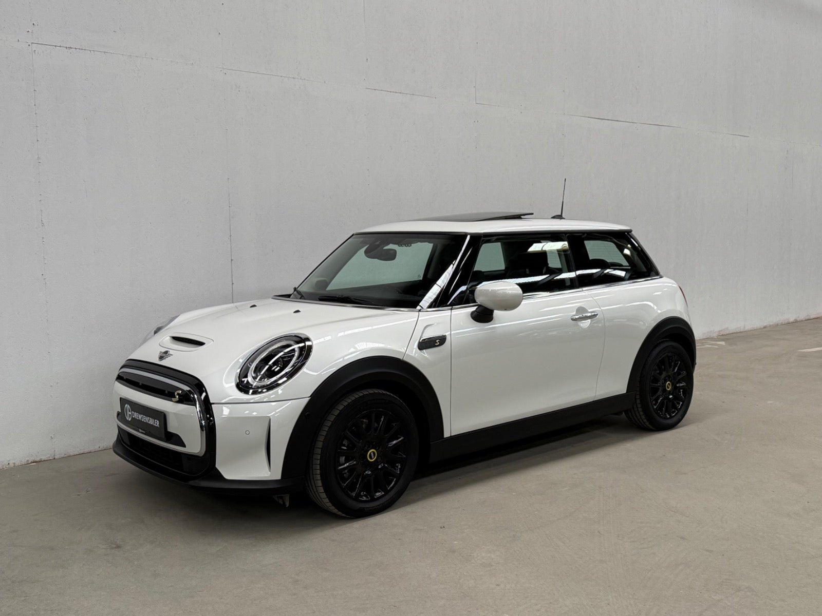 Hvid Mini Cooper SE fra 2023