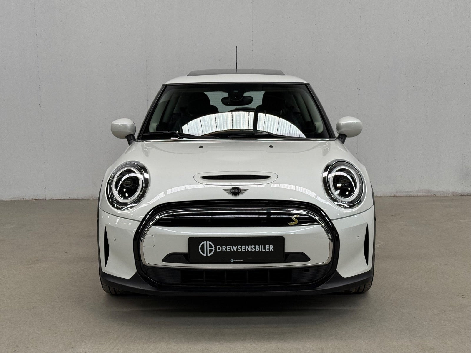 Hvid Mini Cooper SE fra 2023