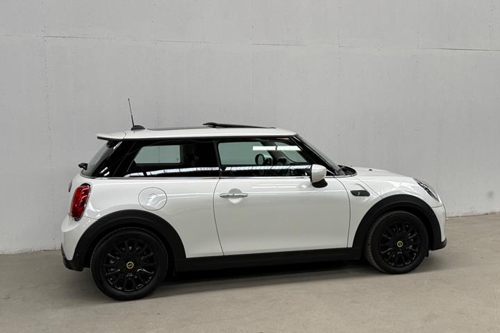 Hvid Mini Cooper SE fra 2023