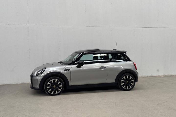 Sølv Mini Cooper SE fra 2023