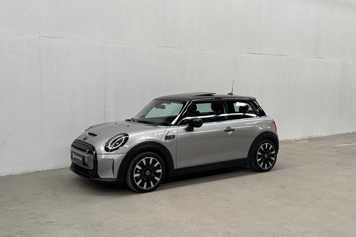Sølv Mini Cooper SE fra 2023